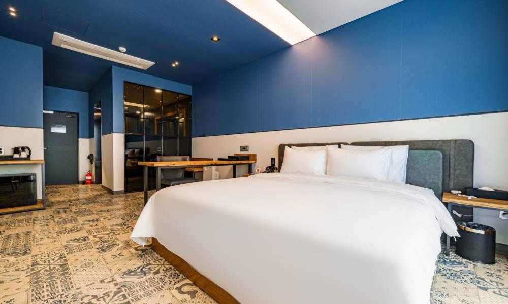 Anseong Nomad Hotel Buitenkant foto