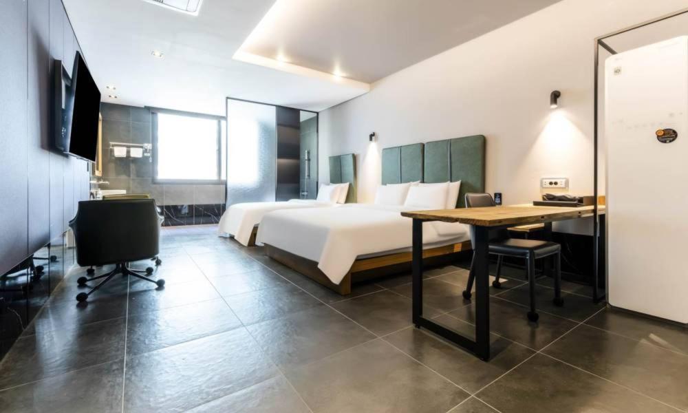 Anseong Nomad Hotel Buitenkant foto